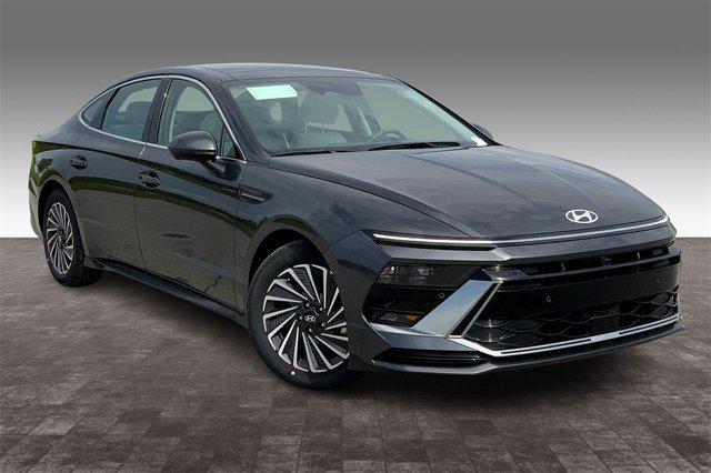 new 2025 Hyundai Sonata Hybrid car, priced at $39,030