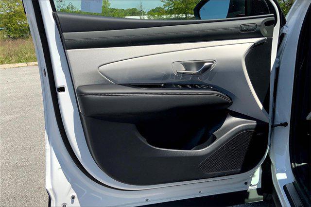 new 2025 Hyundai TUCSON Hybrid car, priced at $43,690