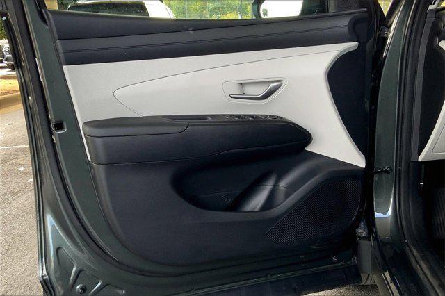 new 2025 Hyundai TUCSON Hybrid car, priced at $37,360