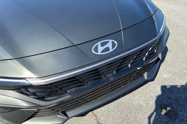 new 2025 Hyundai Elantra car, priced at $28,685