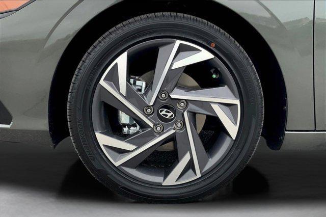 new 2025 Hyundai Elantra car, priced at $26,713
