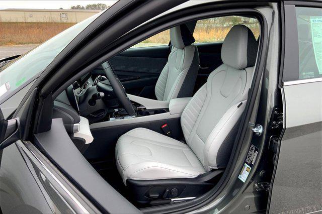 new 2025 Hyundai Elantra car, priced at $27,713