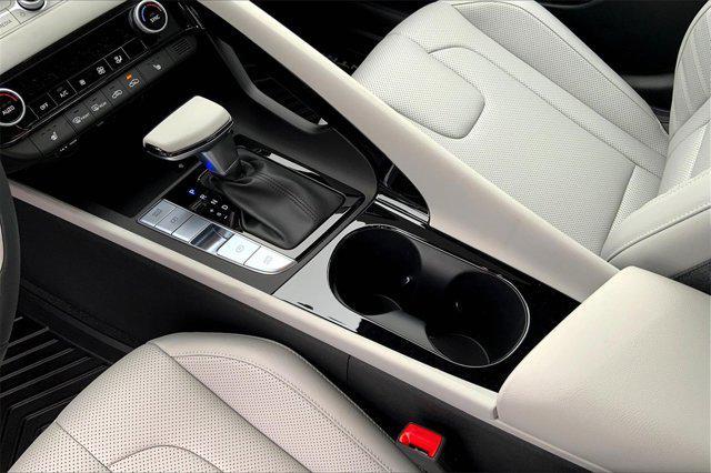 new 2025 Hyundai Elantra car, priced at $27,713