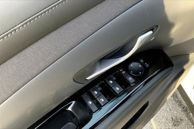 new 2025 Hyundai TUCSON Hybrid car, priced at $42,801