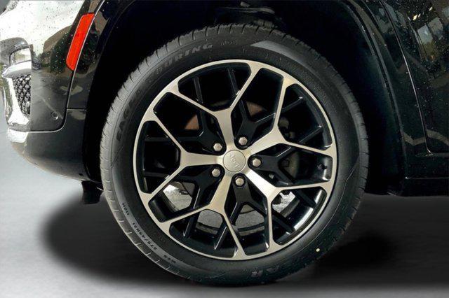 used 2022 Jeep Grand Cherokee car, priced at $34,696