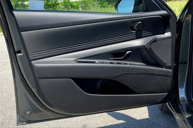 new 2025 Hyundai Elantra car, priced at $24,278
