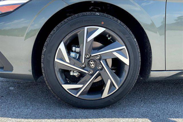 new 2025 Hyundai Elantra car, priced at $24,278