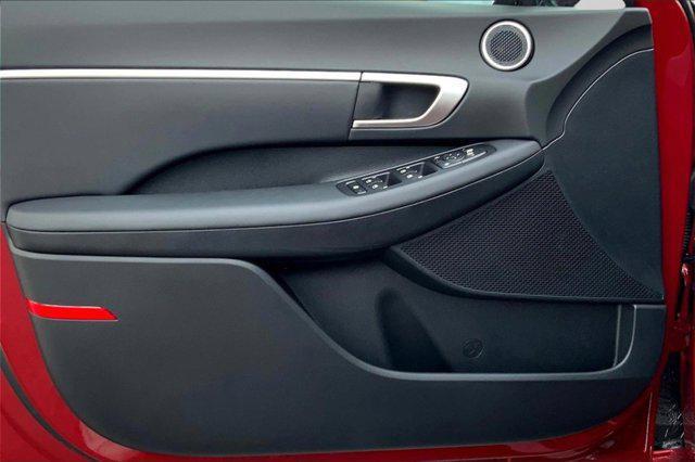 new 2025 Hyundai Sonata Hybrid car, priced at $30,575