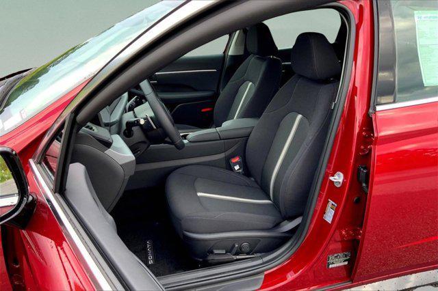 new 2025 Hyundai Sonata Hybrid car, priced at $30,575