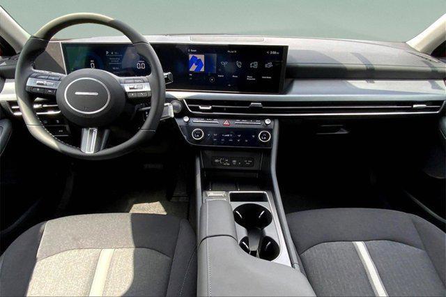 new 2025 Hyundai Sonata Hybrid car, priced at $30,575