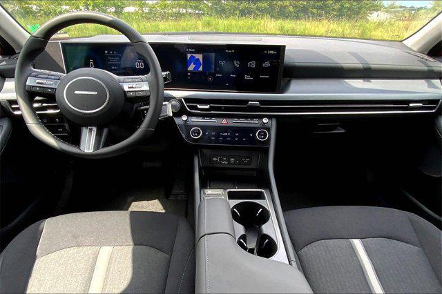 new 2025 Hyundai Sonata Hybrid car, priced at $31,675
