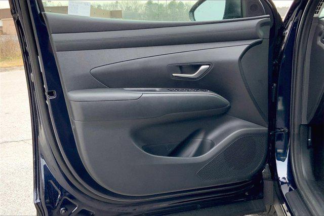 new 2025 Hyundai TUCSON Hybrid car, priced at $37,820