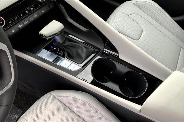 new 2025 Hyundai Elantra car, priced at $26,095