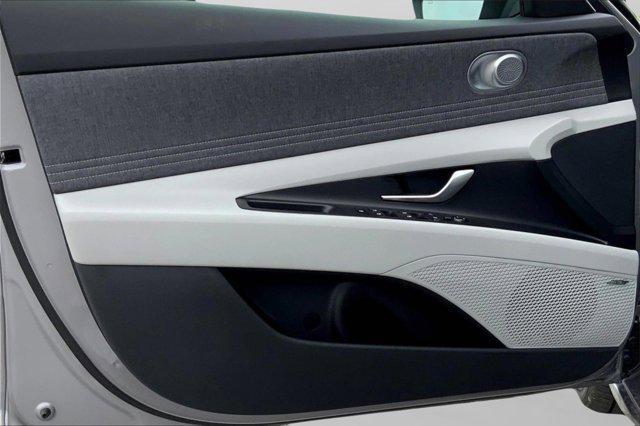 new 2025 Hyundai Elantra car, priced at $26,095