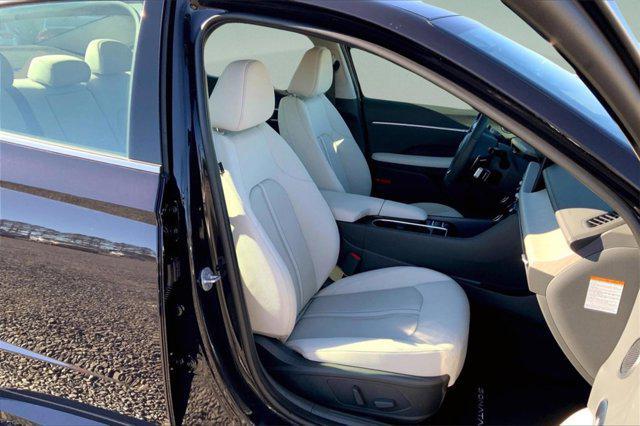 new 2025 Hyundai Sonata Hybrid car, priced at $30,735