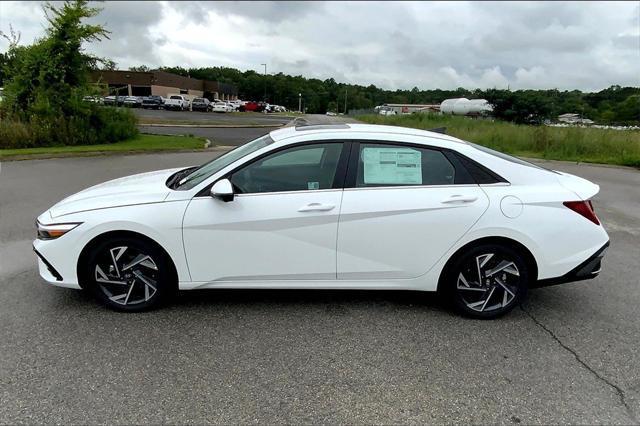 new 2024 Hyundai Elantra car, priced at $26,314