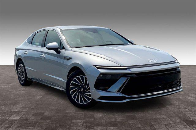 new 2025 Hyundai Sonata Hybrid car, priced at $32,580