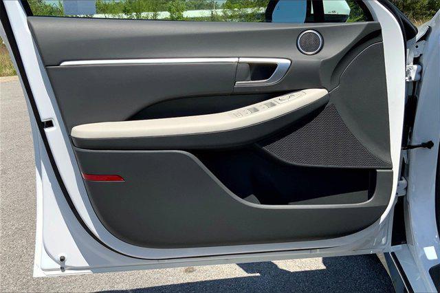 new 2025 Hyundai Sonata Hybrid car, priced at $32,615