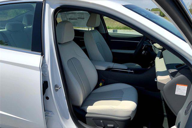 new 2025 Hyundai Sonata Hybrid car, priced at $32,615