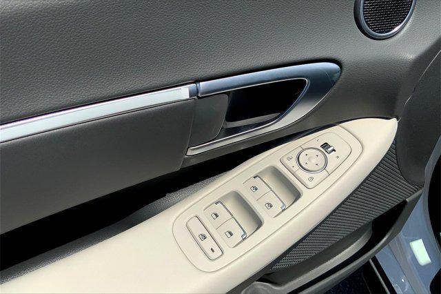 new 2025 Hyundai Sonata Hybrid car, priced at $32,615