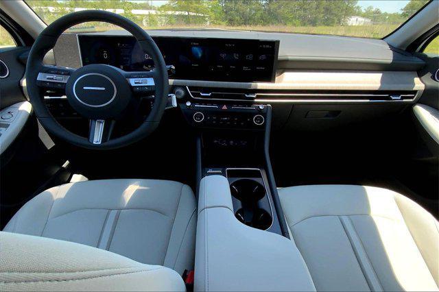new 2025 Hyundai Sonata Hybrid car, priced at $32,615