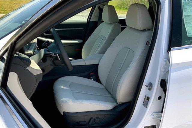 new 2025 Hyundai Sonata Hybrid car, priced at $32,615