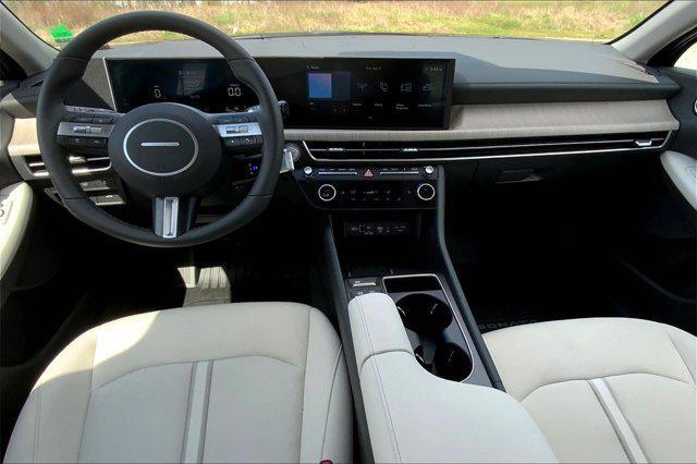 new 2025 Hyundai Sonata Hybrid car, priced at $32,179