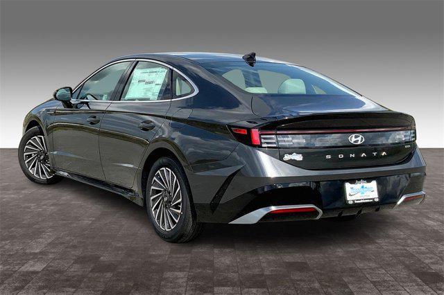 new 2025 Hyundai Sonata Hybrid car, priced at $32,179