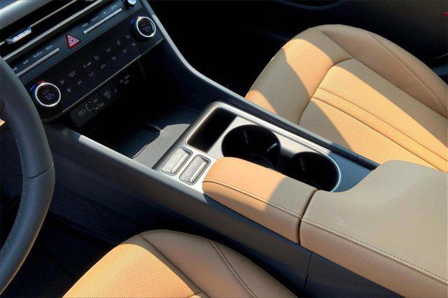 new 2025 Hyundai Sonata Hybrid car, priced at $37,982