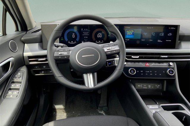 new 2025 Hyundai Sonata Hybrid car, priced at $31,565