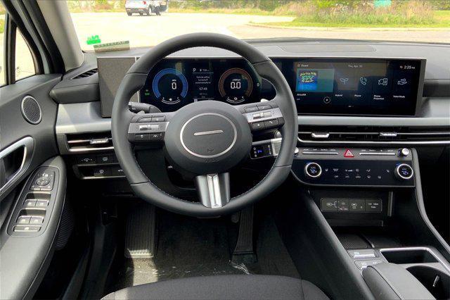new 2025 Hyundai Sonata Hybrid car, priced at $32,771