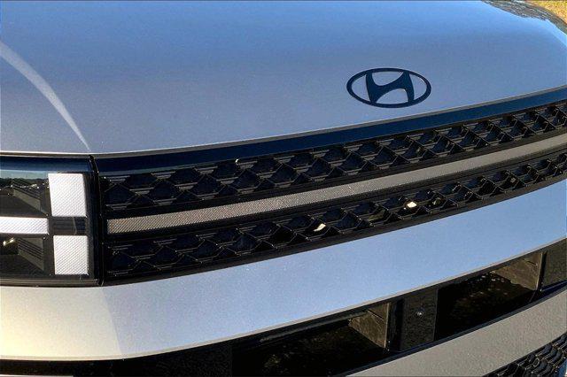 new 2025 Hyundai SANTA FE HEV car, priced at $48,644