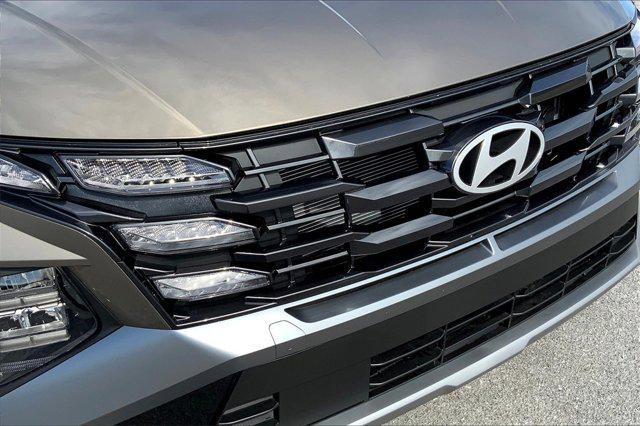 new 2025 Hyundai TUCSON Hybrid car, priced at $37,939