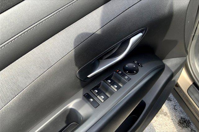 new 2025 Hyundai TUCSON Hybrid car, priced at $37,939
