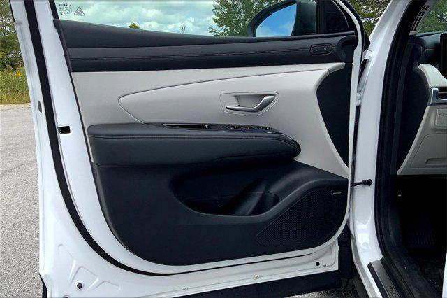 new 2025 Hyundai TUCSON Hybrid car, priced at $43,835