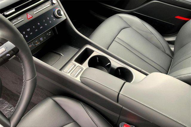 new 2025 Hyundai Sonata Hybrid car, priced at $39,118