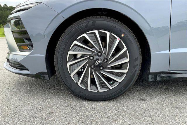 new 2025 Hyundai Sonata Hybrid car, priced at $39,118