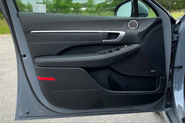 new 2025 Hyundai Sonata Hybrid car, priced at $39,118