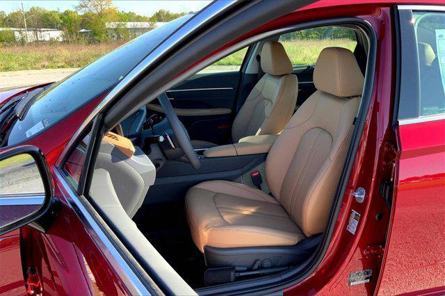new 2025 Hyundai Sonata Hybrid car, priced at $39,013