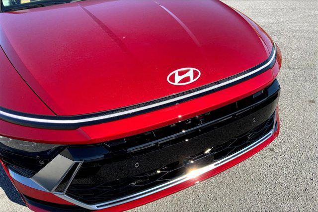 new 2025 Hyundai Sonata Hybrid car, priced at $39,013