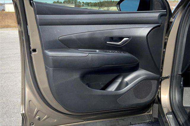 new 2025 Hyundai TUCSON Hybrid car, priced at $38,560