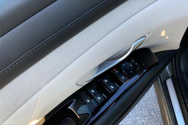 new 2025 Hyundai TUCSON Hybrid car, priced at $35,000