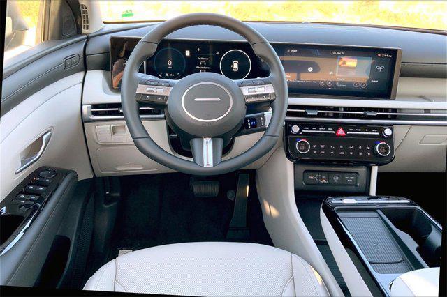 new 2025 Hyundai TUCSON Hybrid car, priced at $35,000