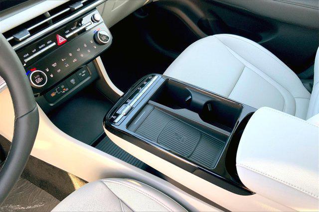 new 2025 Hyundai TUCSON Hybrid car, priced at $35,000
