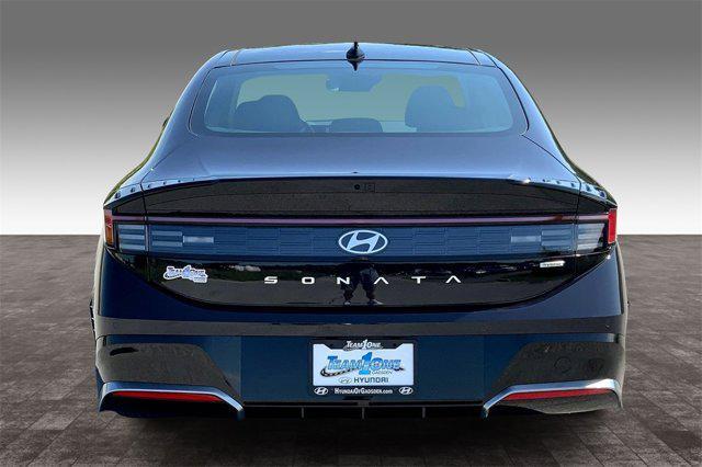 new 2025 Hyundai Sonata Hybrid car, priced at $39,183