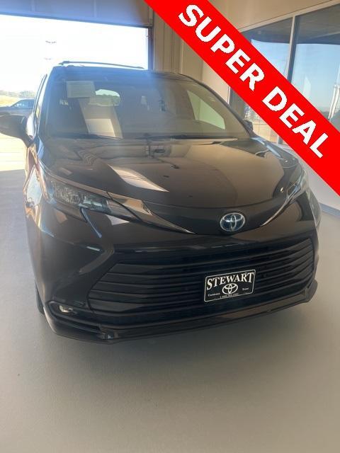 used 2023 Toyota Sienna car, priced at $46,979