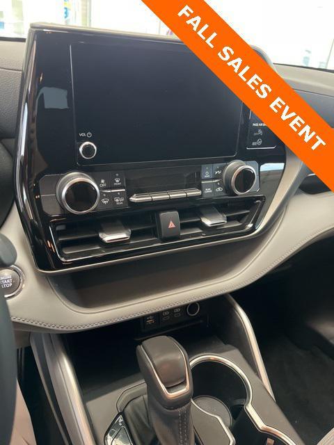 used 2023 Toyota Highlander car, priced at $30,277