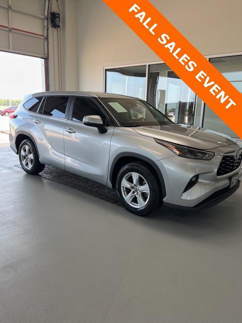 used 2023 Toyota Highlander car, priced at $30,277