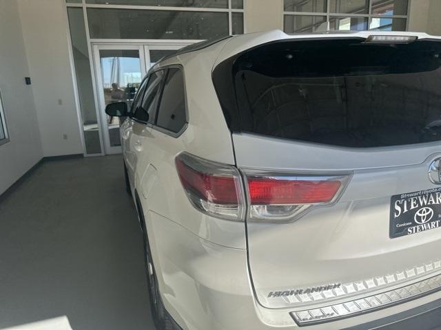 used 2014 Toyota Highlander car, priced at $14,977