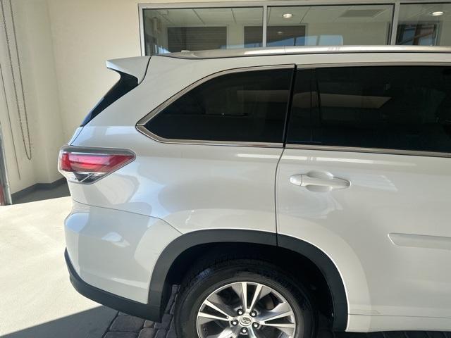 used 2014 Toyota Highlander car, priced at $14,977